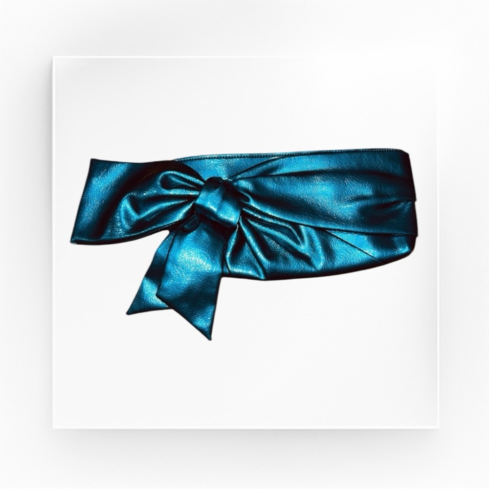 Teal Zipper Closure Faux Leather Clutch